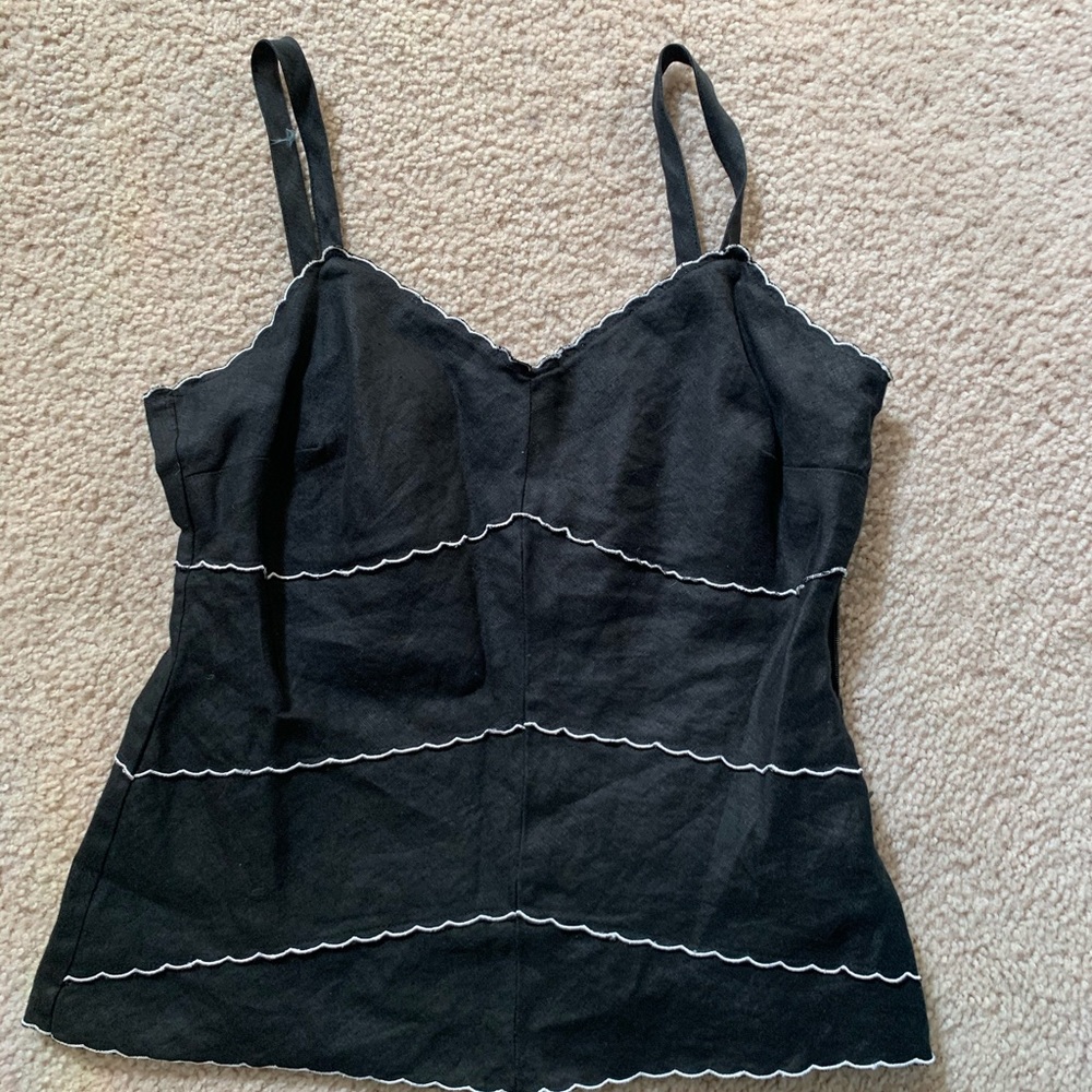Black top from boutique with white tracing